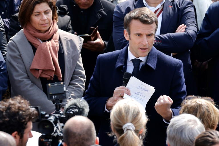 Macron calls for ‘mobilisation’ at election rally as French polls tighten » Capital News