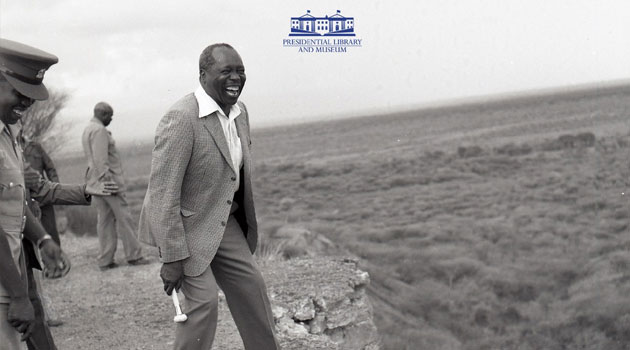 Presidential Archives: President Moi rides a tipper lorry after State Car gets stuck in mud
