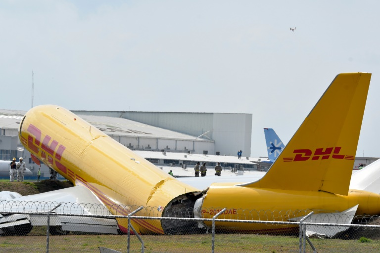 Cargo plane breaks in two during emergency landing in Costa Rica » Capital News
