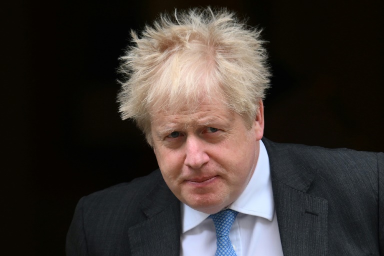 UK voters head to polls with historic N.Ireland result predicted » Capital News