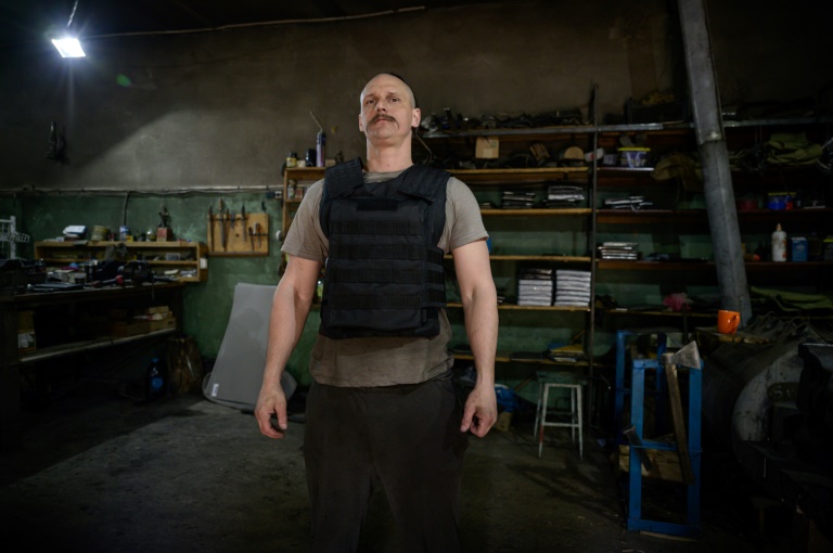 Ukraine armoury turns to making bullet-proof vests for troops » Capital News