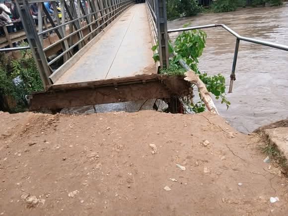 KeNHA Closes Migori Footbridge Indefinitely After Flood Damage