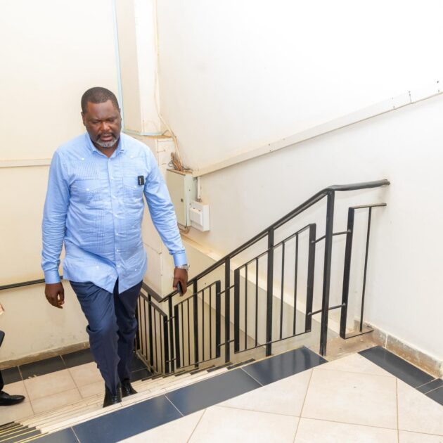 CS Ruku’s Dawn Spot Check in Garissa Reveals Widespread Absenteeism at Govt Offices