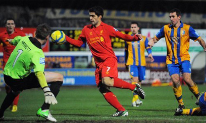 suarez hand ball