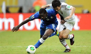 BALOTELLI-ACTION-ITALY