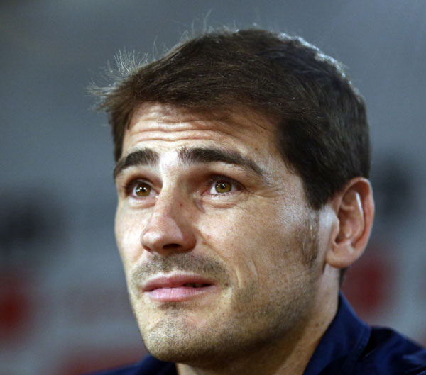 Real Madrid's goalkeeper Iker Casillas pauses during press conference at the Santiago Bernabeu stadium in Madrid, Spain, Sunday, July 12, 2015. PHOTO/AFP