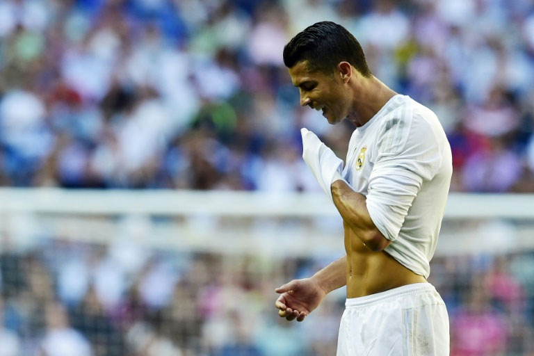 Real Madrid's Cristiano Ronaldo during the La Liga match against Granada at the Santiago Bernabeu stadium on Spetember 19, 2015 . PHOTO/AFP