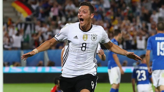 Mesut Ozil celebrates scoring the opening goal.PHOTO/Sky Sports