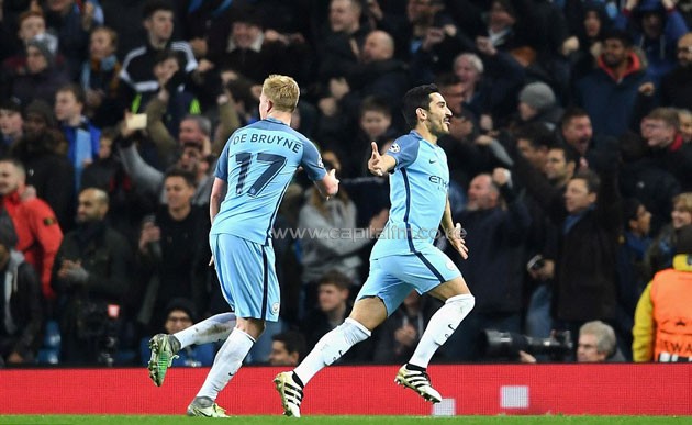Kevin de Bruyne celebrates alongside brace hero Ilkay Gundogan as Manchester City beat Barcelona 3-1 at the Etihad Stadium in a Champions League match on Nov 1, 2016. PHOTO/Daily Mail