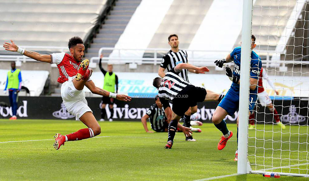 Elneny, Aubameyang help Arsenal cruise at Newcastle