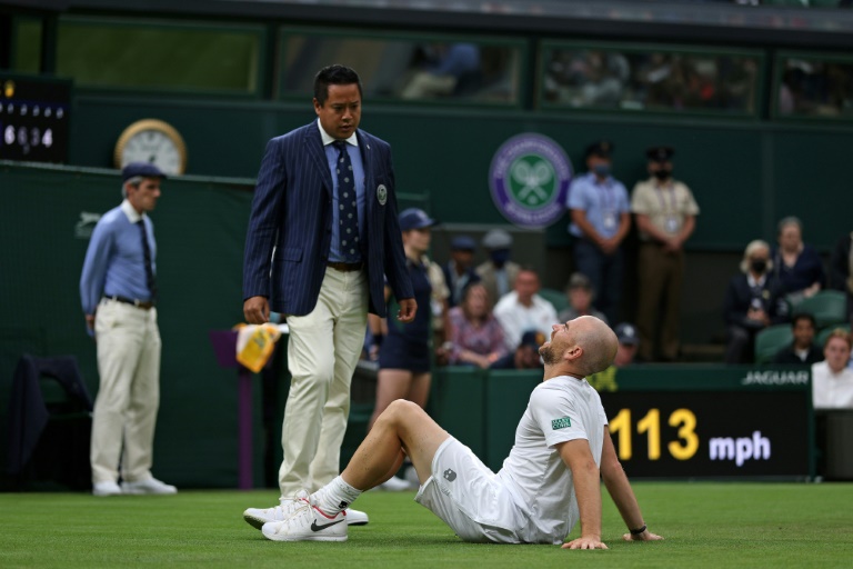 ‘Lucky’ Federer survives Wimbledon scare to reach second round