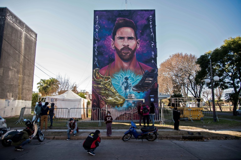 Multi-story mural for hometown hero Messi