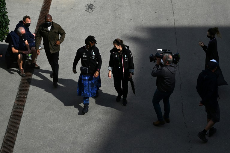 Hamilton models kilt to take fashionable approach to title run-in