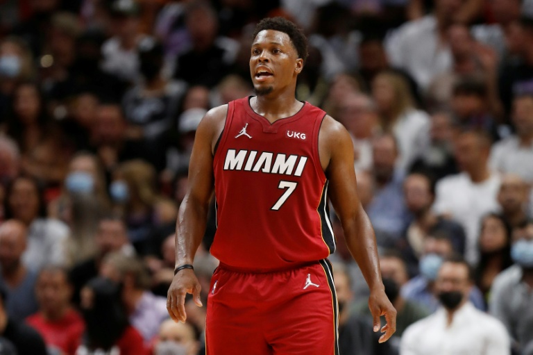 Lowry, Heat too hot for Mavericks