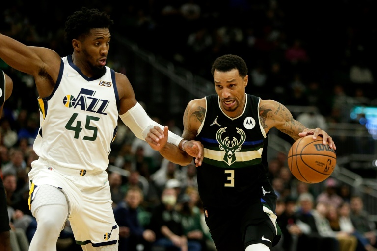 Jazz hold off NBA champion Bucks, Durant ejected in Nets’ dominating win