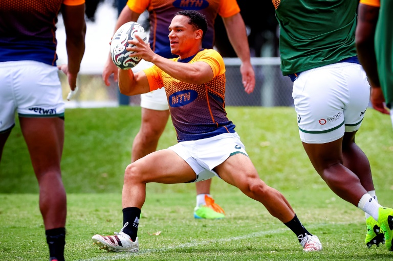 Springboks make back-line changes against Wales