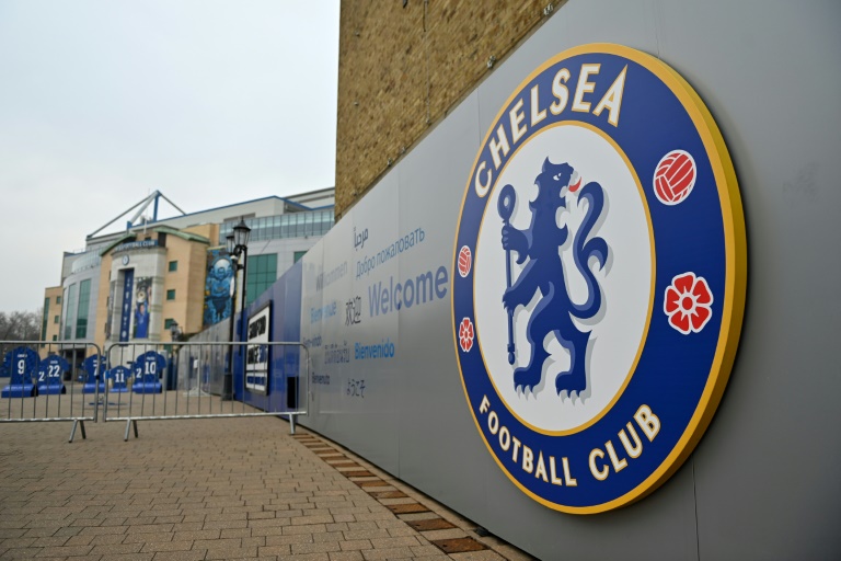 Roman Abramovich: Chelsea tycoon scrambling to save empire