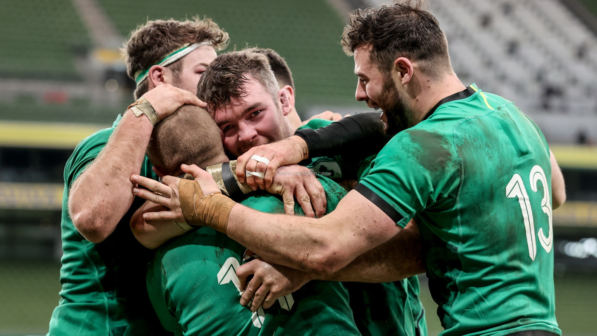 Ireland beat England to maintain Six Nations title bid