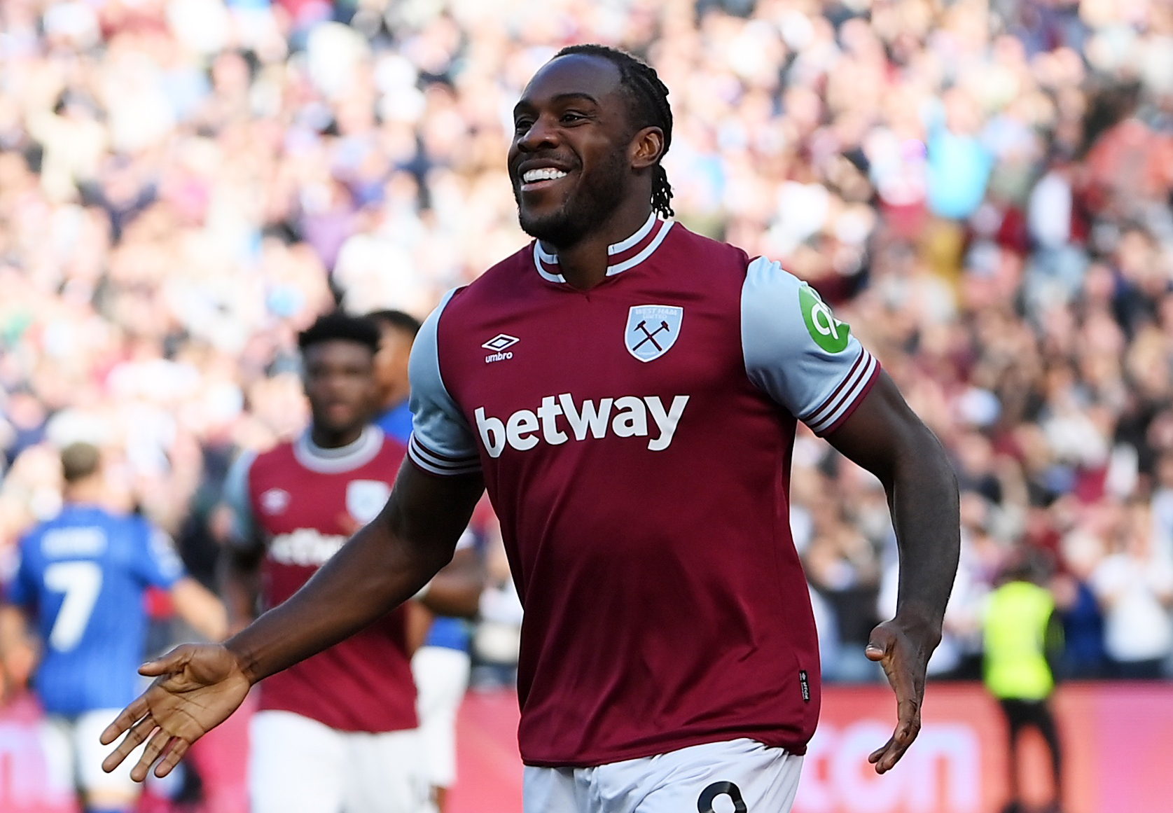 West Ham wait to make decision on Antonio&#8217;s future