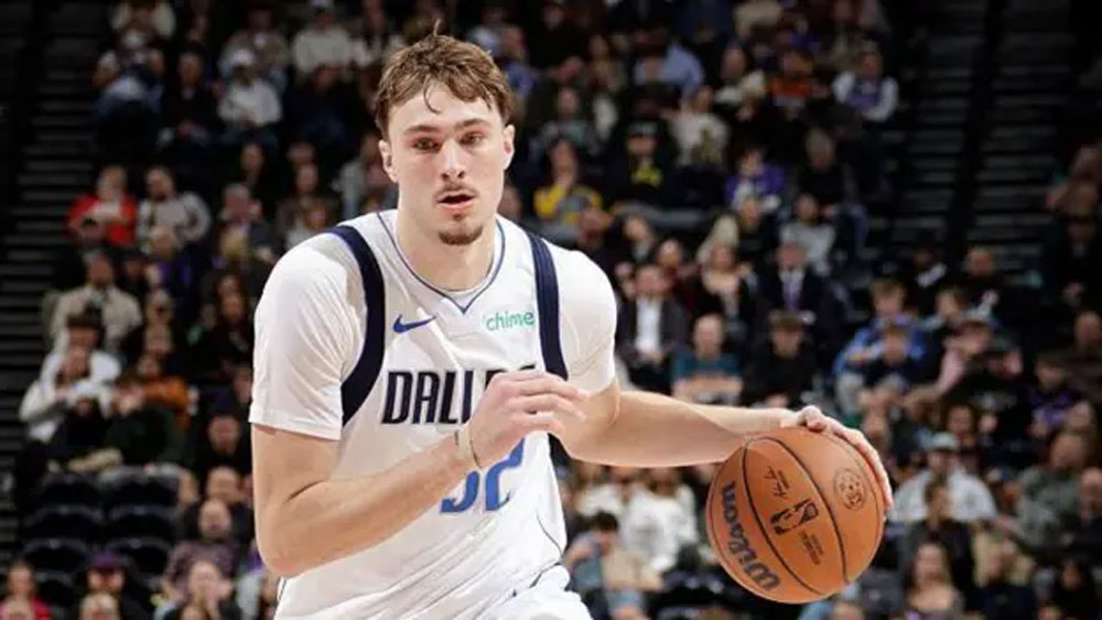 Teenager Flagg Makes NBA History In Mavericks Defeat