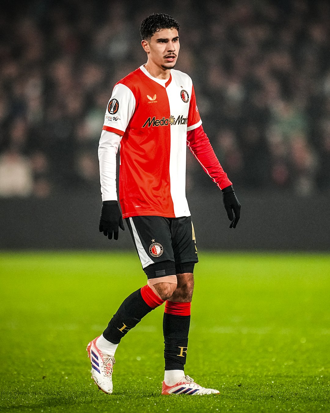 Van Persie son scores first senior goals in Feyenoord defeat
