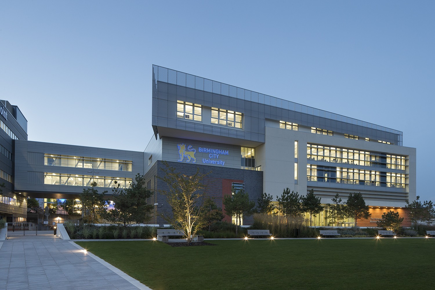 University of birmingham кампус. Кампус университета великобритании. Suffolk бостон университет. M s university. M s university.